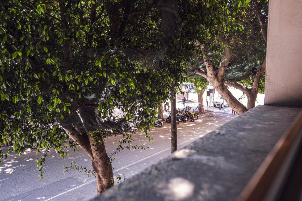 Suite Yenne Cagliari Luaran gambar