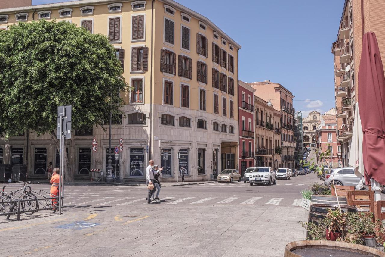 Suite Yenne Cagliari Luaran gambar